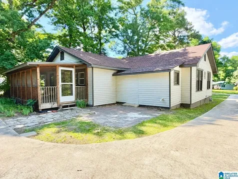 121 W Crest Road Bessemer AL 35023