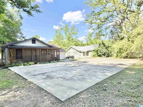 121 W Crest Road Bessemer AL 35023