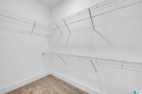 1960 Janeway Pass Hoover AL 35244