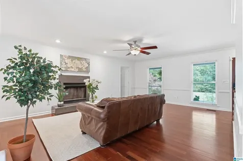 100 King Valley Lane Chelsea AL 35043