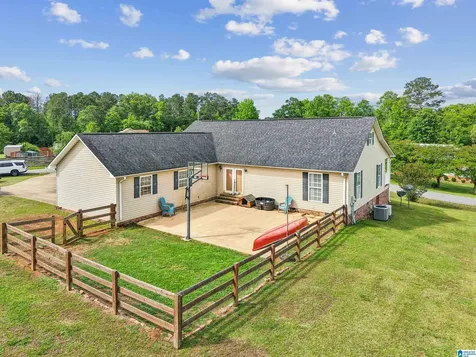 21 Nora Lane Sylacauga AL 35151