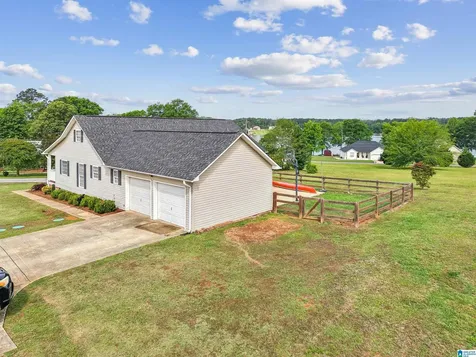 21 Nora Lane Sylacauga AL 35151