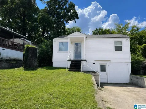 533 Seminole Circle Fairfield AL 35064