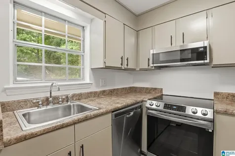 831 Vestavia Villa Court Vestavia Hills AL 35226