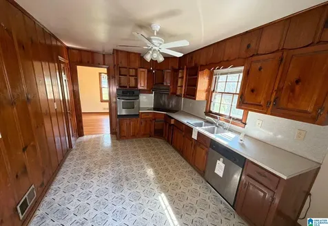 2512 NE 3rd Street NE Center Point AL 35215