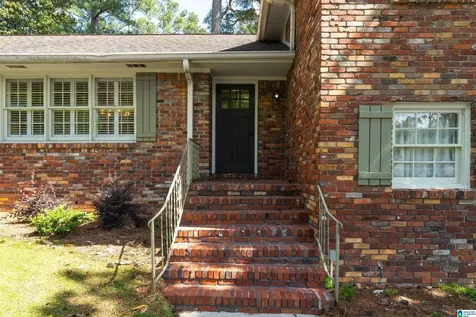 2300 Crossgate Trail Vestavia Hills AL 35243