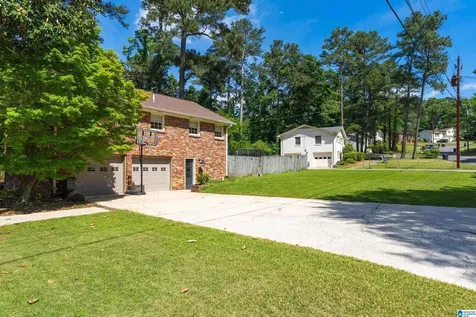 2300 Crossgate Trail Vestavia Hills AL 35243