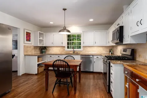 2300 Crossgate Trail Vestavia Hills AL 35243