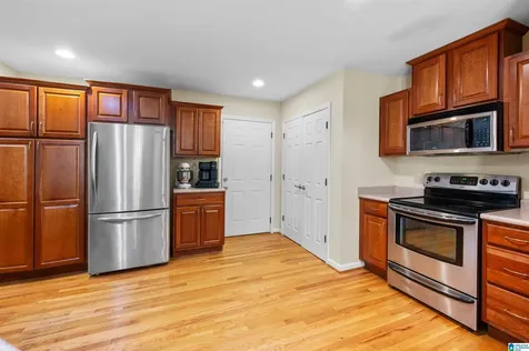 593 Wysteria Lane Sylacauga AL 35151