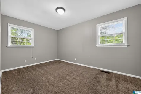 1613 Barrington Lane NE Center Point AL 35215