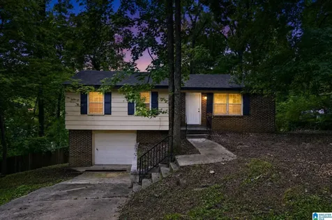 1613 Barrington Lane NE Center Point AL 35215