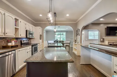 106 Tomahawk Circle Pelham AL 35124