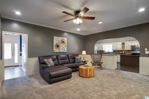 106 Tomahawk Circle Pelham AL 35124