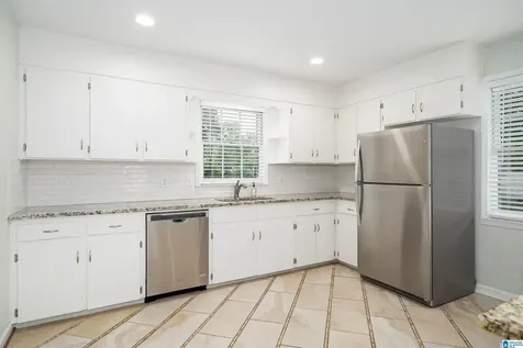 1128 Forest View Lane Vestavia Hills AL 35216