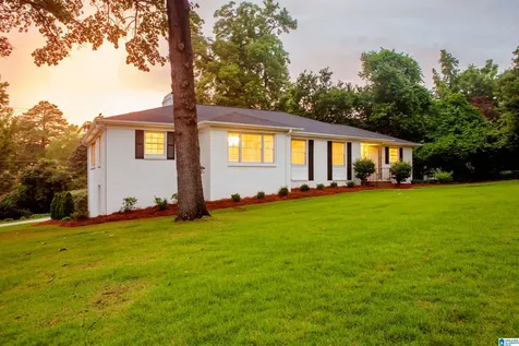 1128 Forest View Lane Vestavia Hills AL 35216