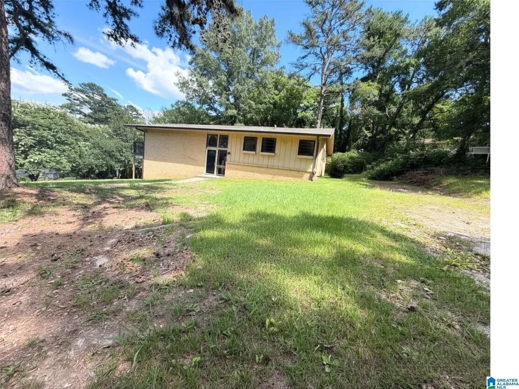 2705 4th Place NW Center Point AL 35215