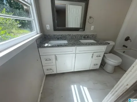 2705 4th Place NW Center Point AL 35215
