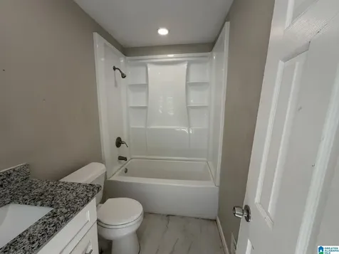 2705 4th Place NW Center Point AL 35215
