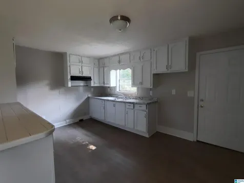 5223 Loop Road Birmingham AL 35224