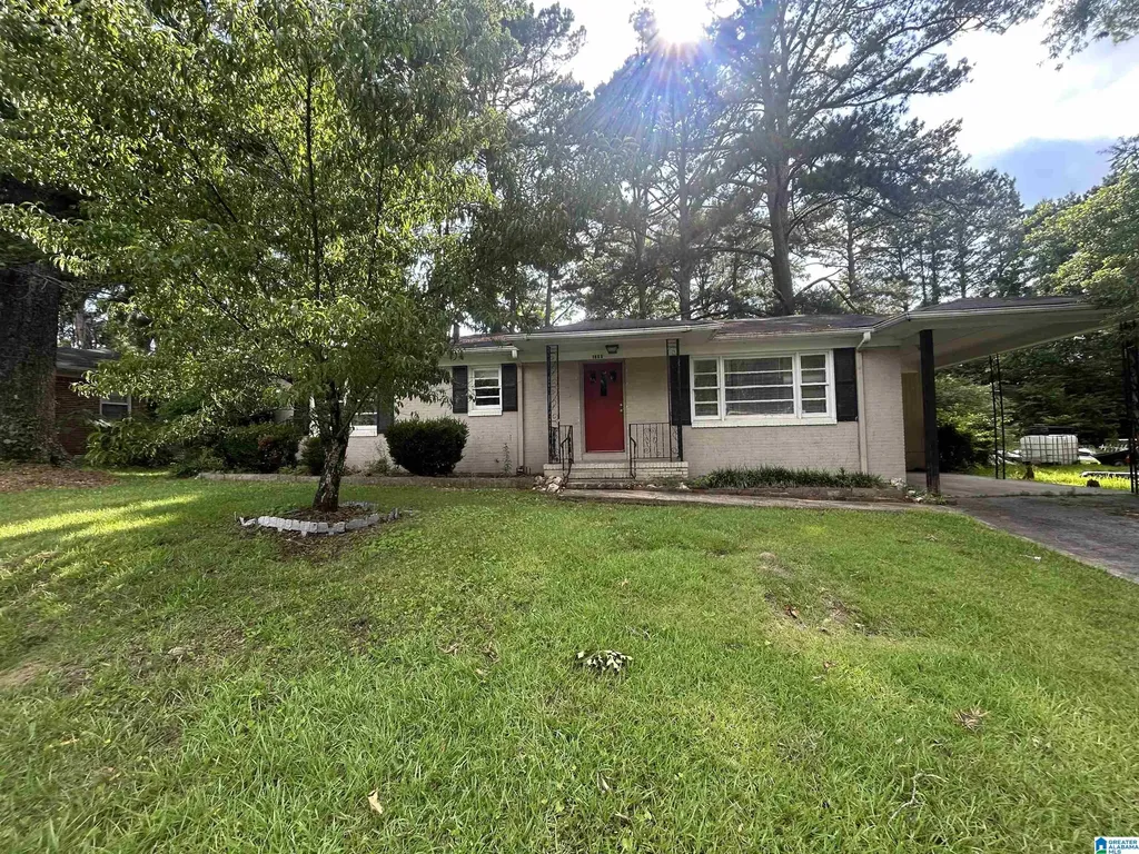 1744 2nd Street NE Center Point AL 35215