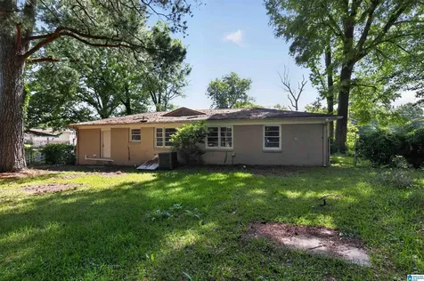 1744 2nd Street NE Center Point AL 35215
