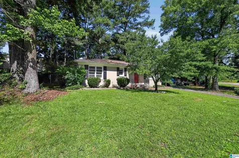 1744 2nd Street NE Center Point AL 35215