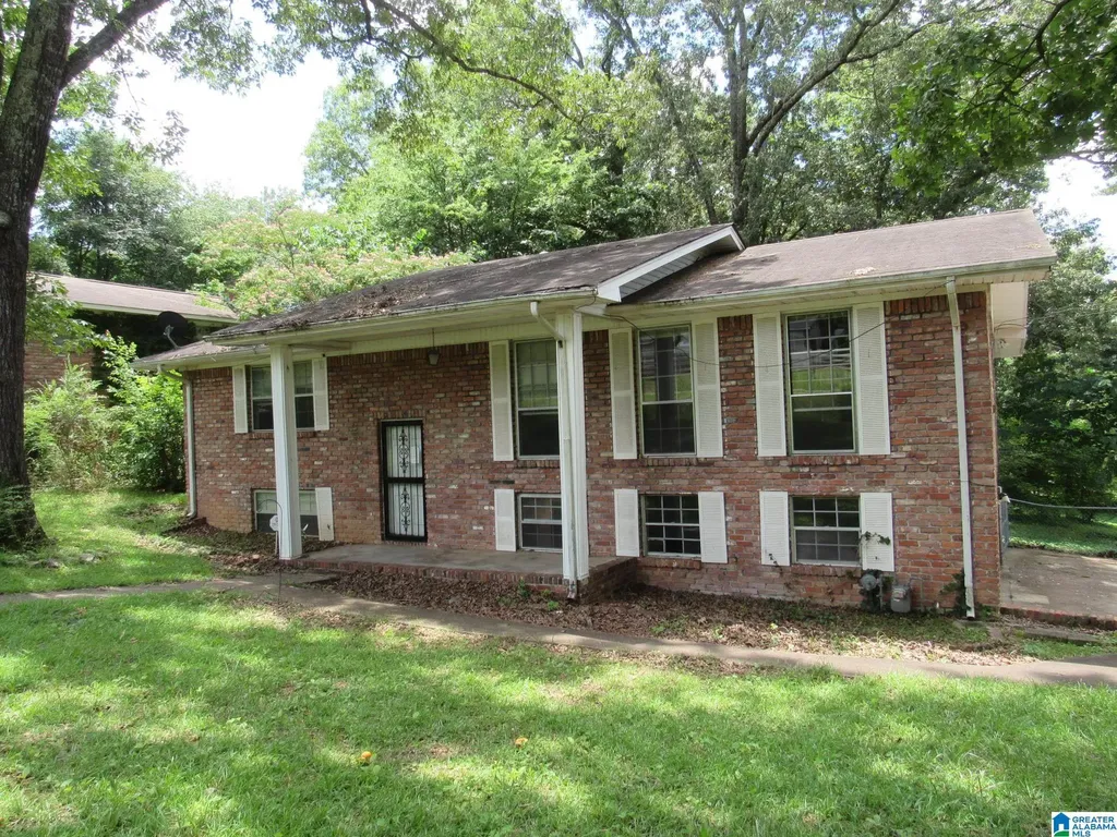 1660 3rd Street NW Center Point AL 35215