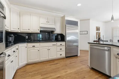 1741 Indian Creek Drive Vestavia Hills AL 35243