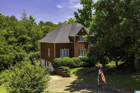 808 May Apple Court Hoover AL 35244