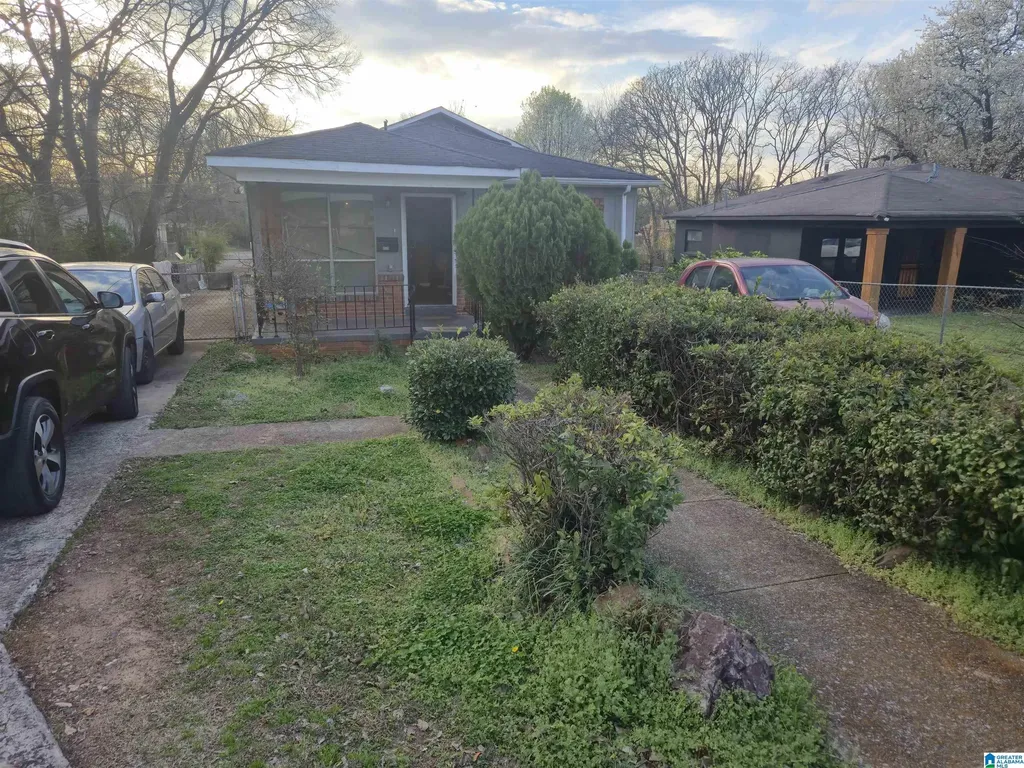 1520 SW 20th Place Birmingham AL 35211
