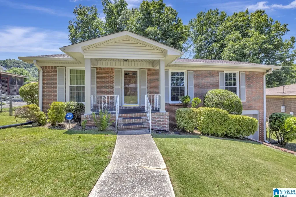 1517 SW Maple Avenue Birmingham AL 35211