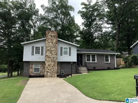 1633 6th Way NW Center Point AL 35215