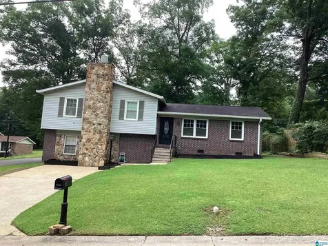 1633 6th Way NW Center Point AL 35215