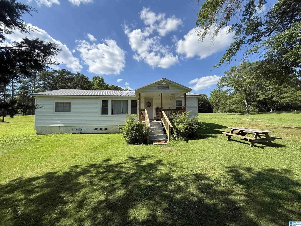 686 Tanyard Hill Road Sylacauga AL 35151