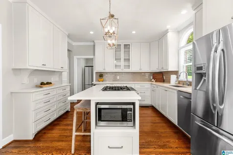 2406 Taralane Trail Vestavia Hills AL 35216