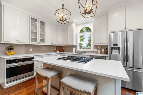 2406 Taralane Trail Vestavia Hills AL 35216
