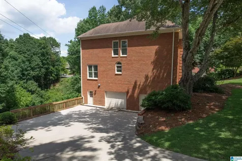 2406 Taralane Trail Vestavia Hills AL 35216