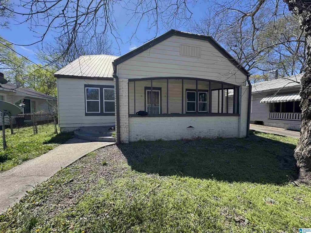607 11th Avenue Midfield AL 35228
