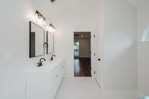 232 Silverstone Lane Alabaster AL 35007