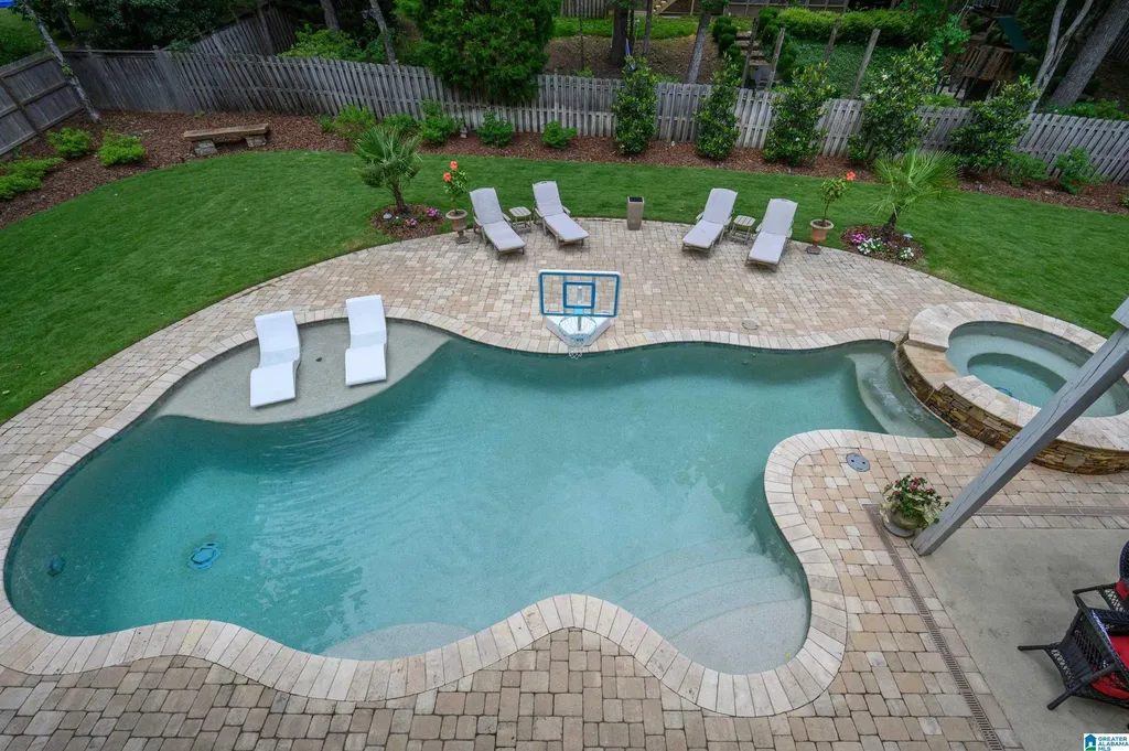 8237 Castlehill Road Hoover AL 35242