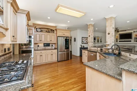 8237 Castlehill Road Hoover AL 35242
