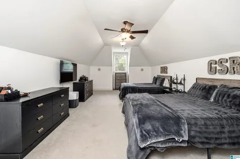 8237 Castlehill Road Hoover AL 35242