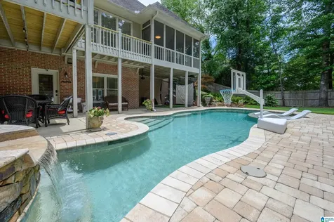 8237 Castlehill Road Hoover AL 35242