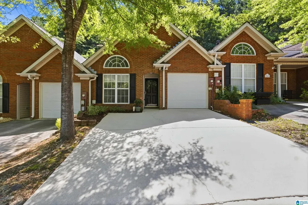 104 Hayesbury Court Pelham AL 35124