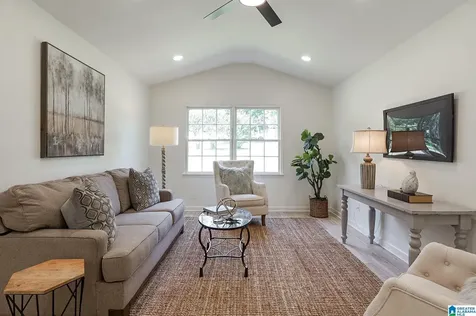 412 10th Street Alabaster AL 35007
