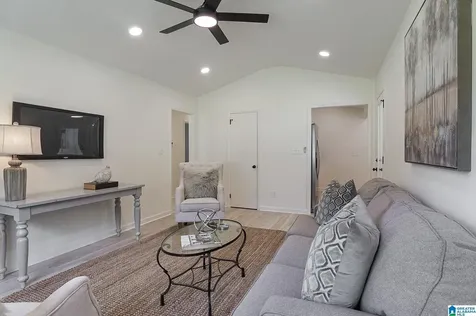 412 10th Street Alabaster AL 35007