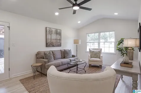 412 10th Street Alabaster AL 35007