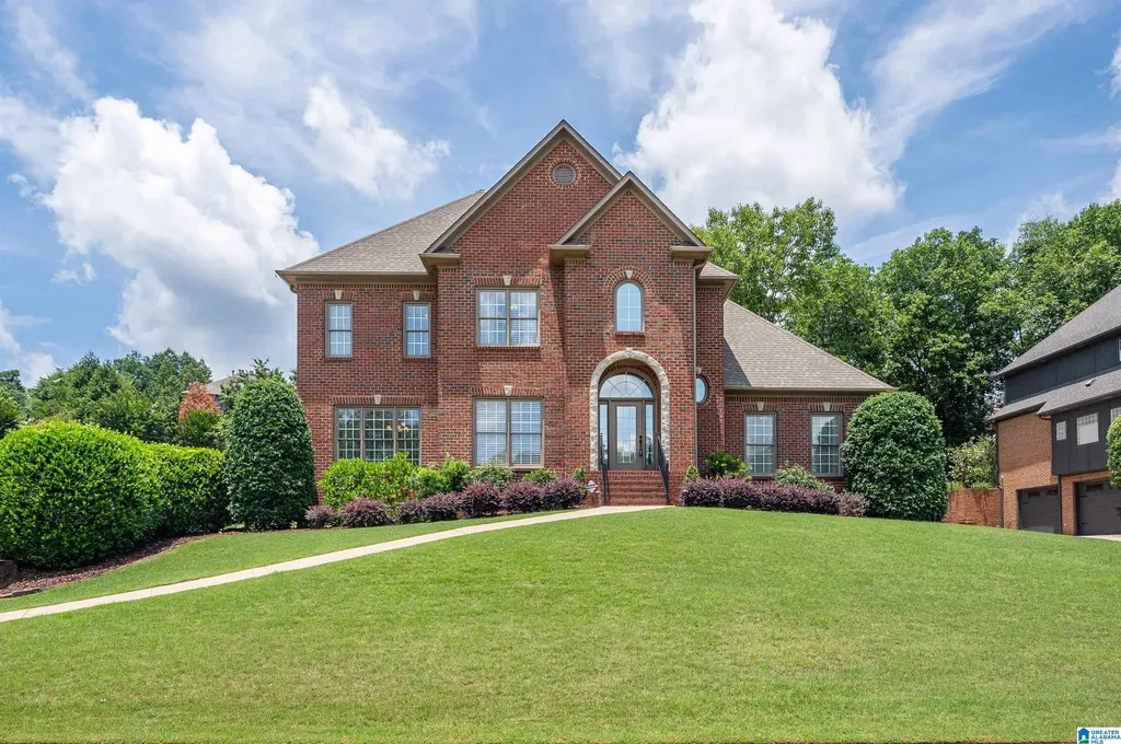 5162 Lake Crest Circle Hoover AL 35226