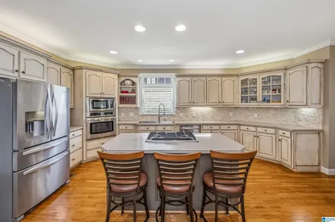 5162 Lake Crest Circle Hoover AL 35226