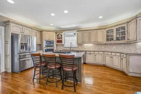 5162 Lake Crest Circle Hoover AL 35226